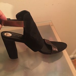 Kenneth Cole reaction heels